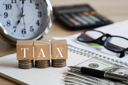 Progressive tax brackets, effective rate, and 401(k) impact on take-home pay
